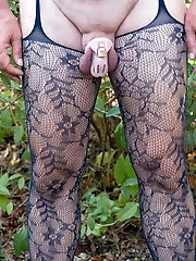 Juiciest mature cutie is spreading her lips for fun