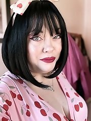 Tina Snua captures moments of herself to share