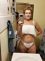 Lewd older slut is cheating like a pro