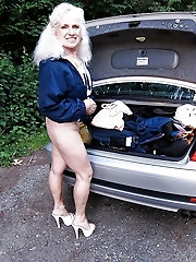 Mature milfs having shaved cunt