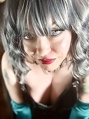 Tina Snua selfies a continuation of the series dedicated to fun